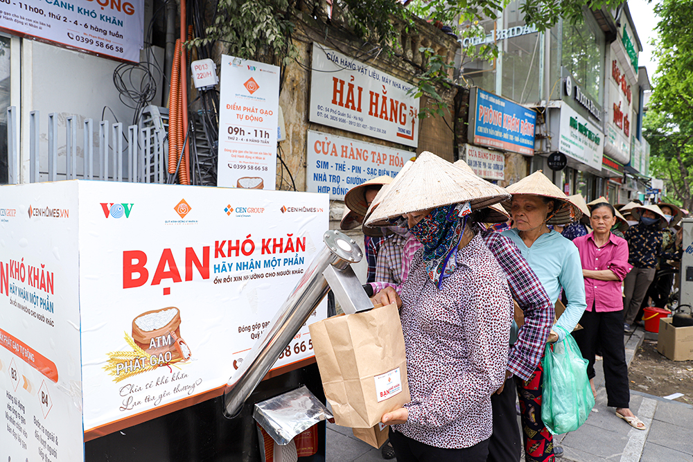 Cen Land cùng Việt Nam chiến thắng Covid-19