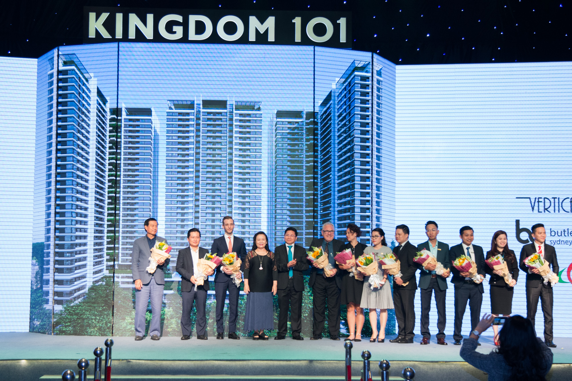  Đại diện của Tập đoàn Hoa Lâm và CENLAND tại lễ ký kết