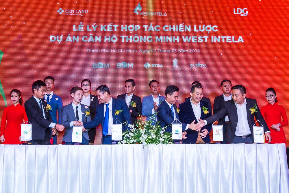    Lễ ký kết hợp tác chiến lược giữa CENLAND và 5 đơn vị liên kết phân phối dự án West Intela