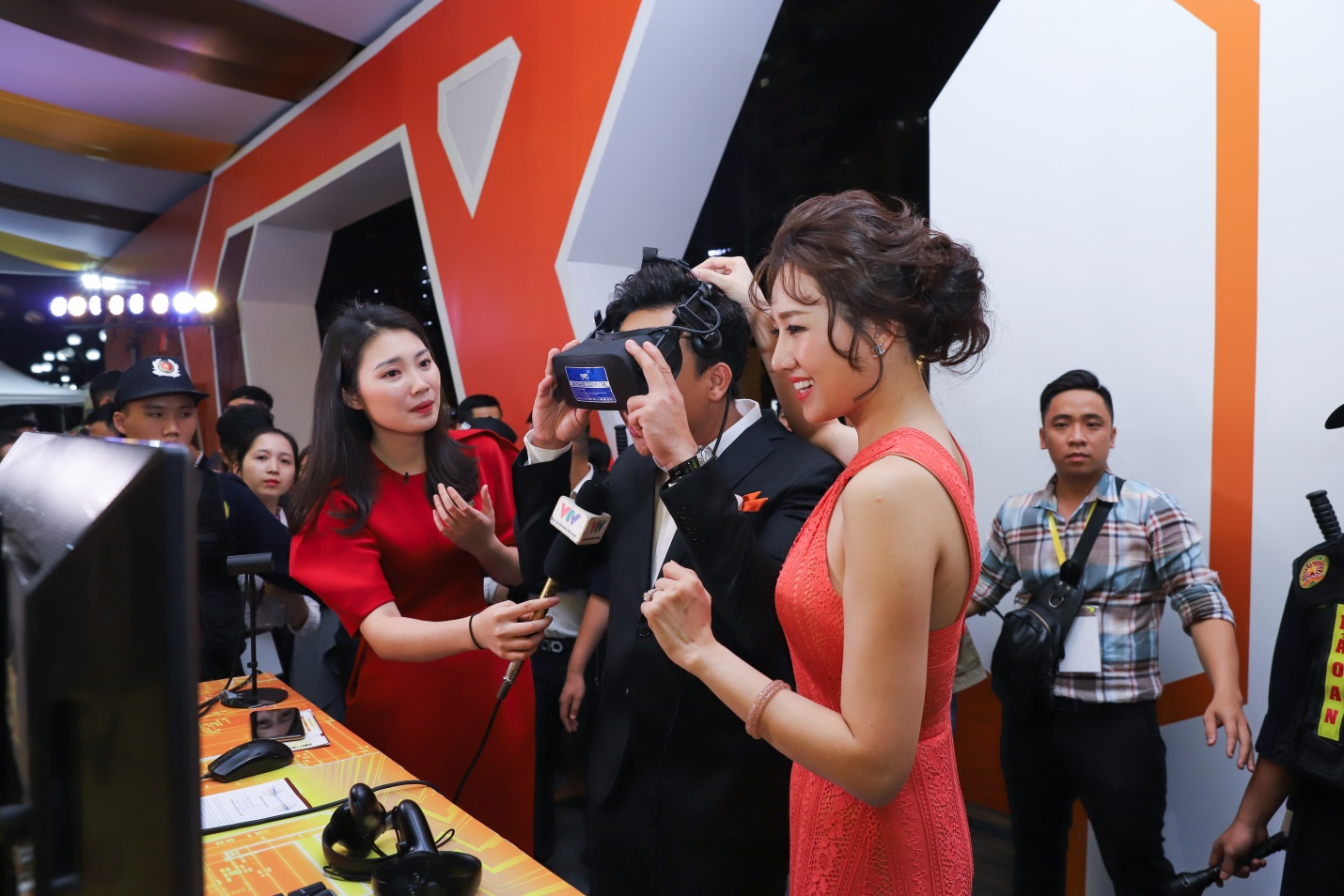 Đêm ra mắt nền tảng công nghệ BĐS CenHomes.vn: Hoành tráng và đầy bất ngờ!