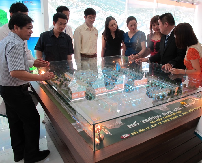 Cen Land cùng sàn môi giới “vượt khó”