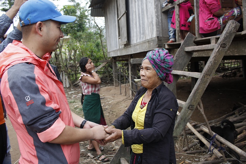 Quỹ Hành động vì Nhân ái Cen Group cùng bà con tỉnh Quảng Bình khắc phục sau bão lũ