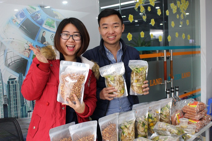 Tưng bừng rộn ràng với hội chợ Tết “rạng ngời sắc xuân” của nhà CEN